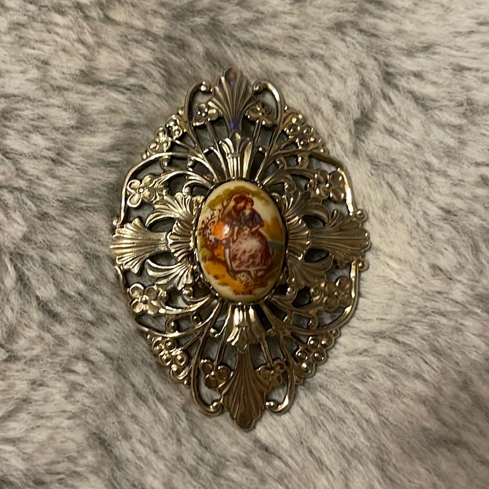 brooch